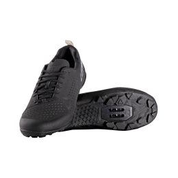 Chaussures de VTT LEATT Clip 2.0 Endurance noires avec semelle RideGrip et tige perforée