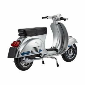 Vespa 125 ET3 Primavera Modèle Argent 1:12