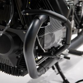 ISOTTA-Seitenverkleidung an TB69-Sturzpads für Moto Guzzi