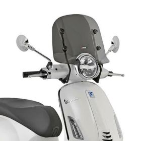 Smoked windshield GIVI 28.5x45.5cm for PIAGGIO Vespa Primavera 50/125/150