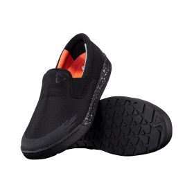 LEATT RideOn 2.0 MTB Shoes black slip-on design RideGrip Pro WaffleGrip rubber