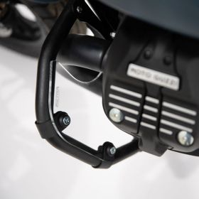 ISOTTA-Seitenverkleidung an TB69-Sturzpads für Moto Guzzi