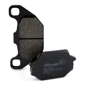 Kit de plaquettes de frein en céramique carbone BREMBO avant 07022 et arrière 07033