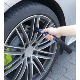 Microfiber brush by Lampa with 2 functions for cleaning wheels