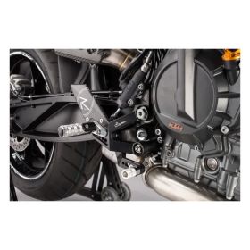 Pedane regolabili con poggiapiedi snodati Lightech per KTM Duke790 e Duke890r
