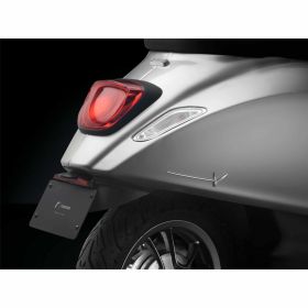 RIZOMA schwarzer Aluminium-Kennzeichenhalter mit stilvoller und funktionaler Beleuchtung