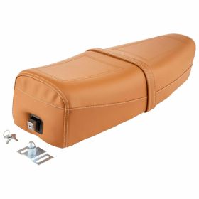 DELTA Brauner Sitz RAL 8023 mit Schlossriemen und weißen Nähten
